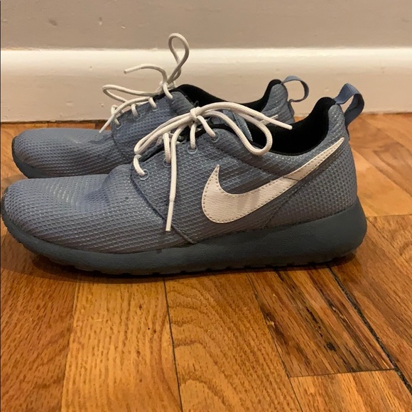 Nike Sneakers - Picture 1 of 6